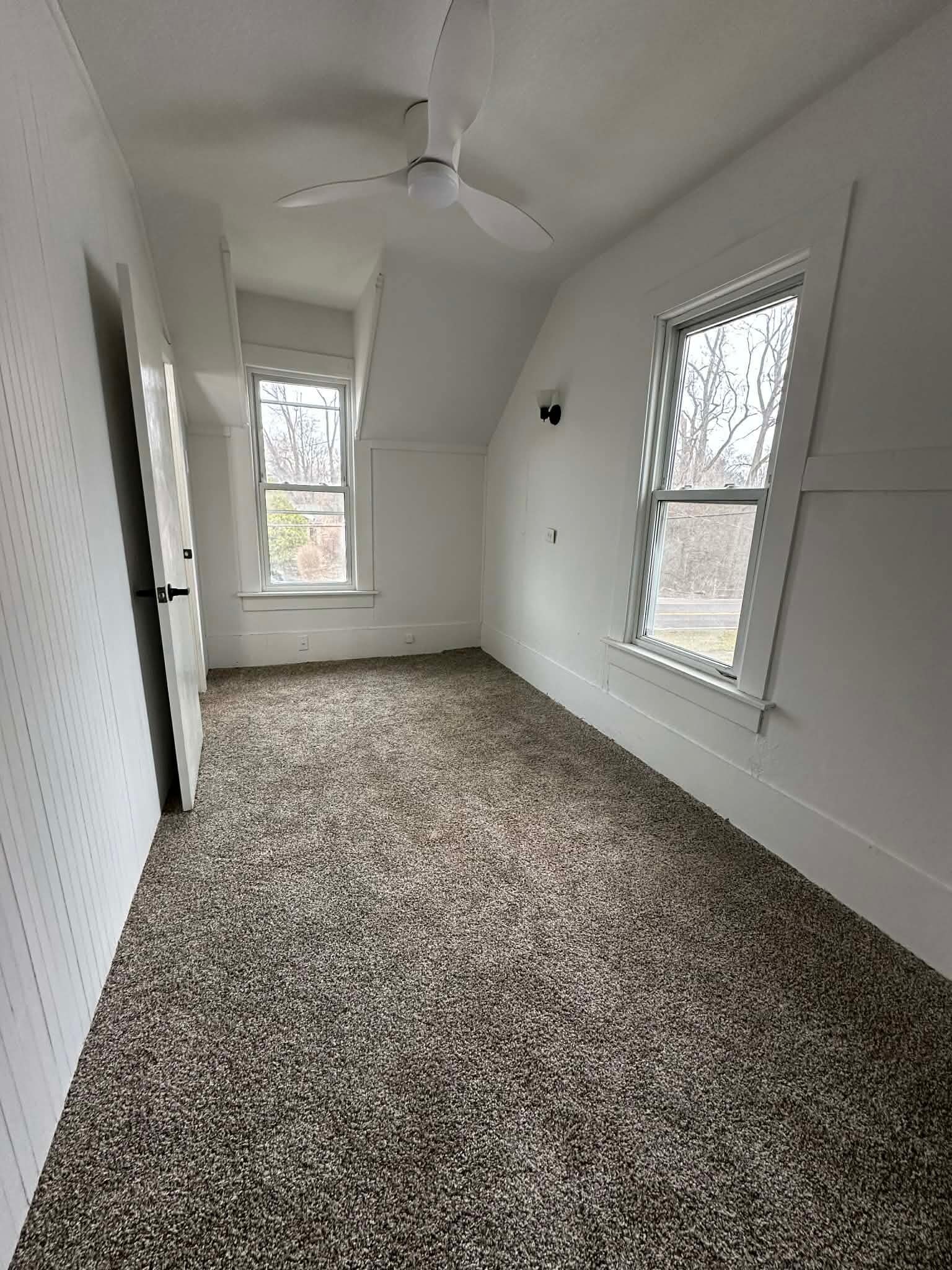 Building Photo - 725 Hopkins St