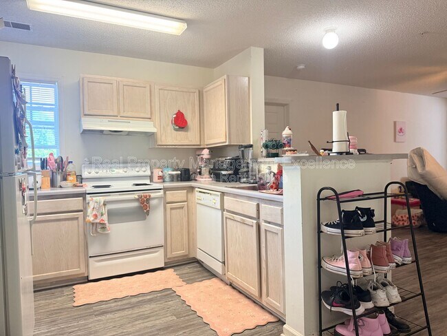 Building Photo - 2031 Wolfmill Dr