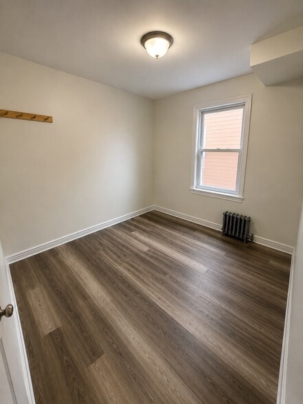 Bedroom 2 - 140 E Jersey St