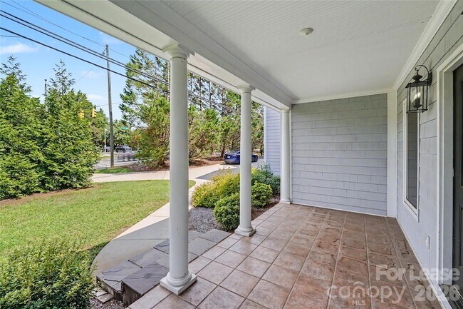 Building Photo - 2545 Rea Rd