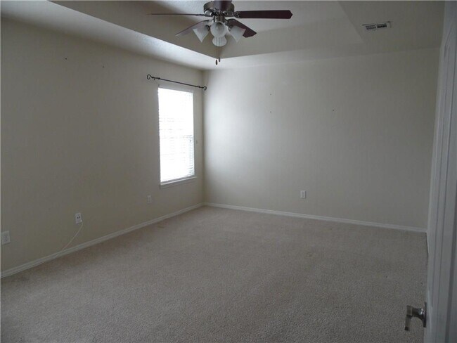 Building Photo - 1908 SW Marquette Rd