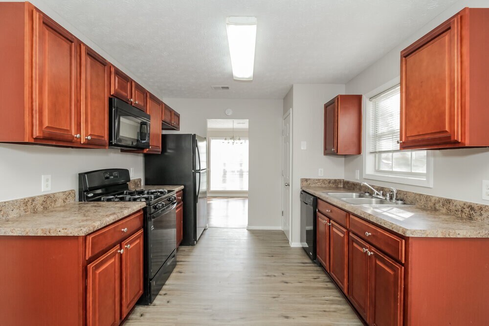 Building Photo - 2526 Riverwood Spg