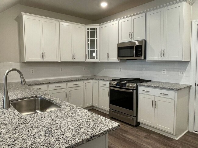 Building Photo - 14955 River Walk Way