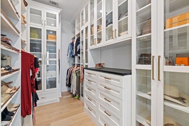 Building Photo - 802 Geiger Path