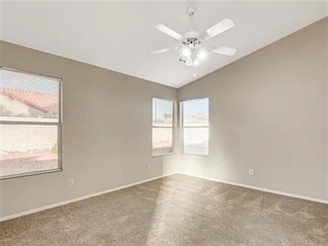 Building Photo - Beautiful single story home