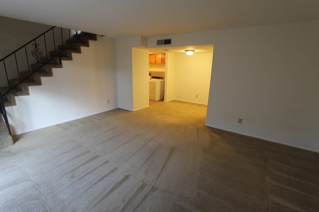 Building Photo - 8448 Spain Rd NE