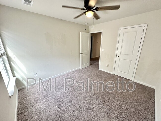 Building Photo - 335 Chetsley Dr