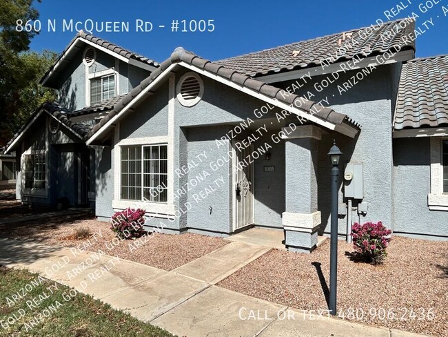 Building Photo - New Castle Townhome