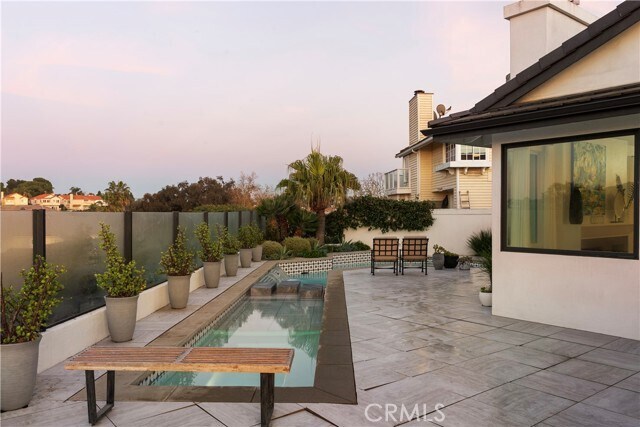 Building Photo - 10 Soto Grande Dr