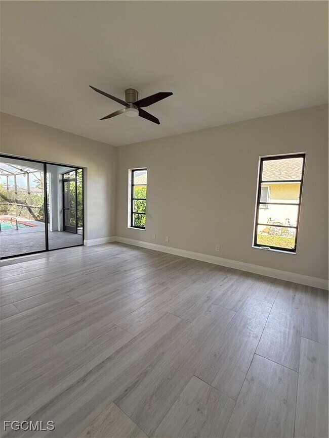 Building Photo - 711 SE 33rd Terrace