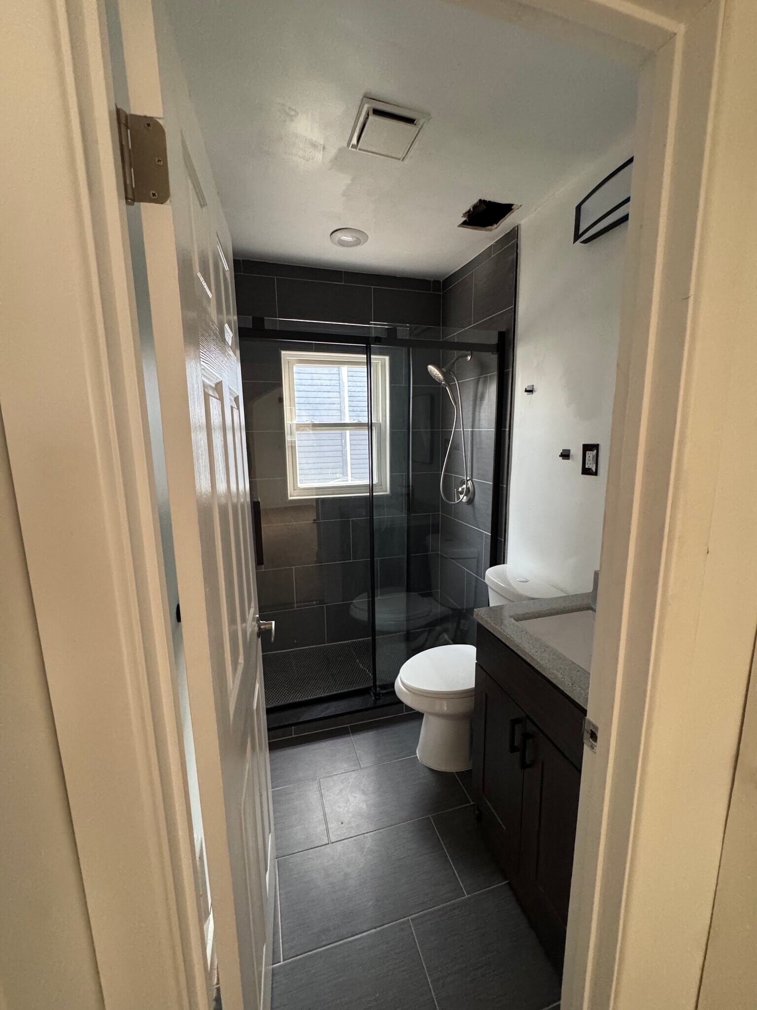 Building Photo - 15318 Murray Hill St