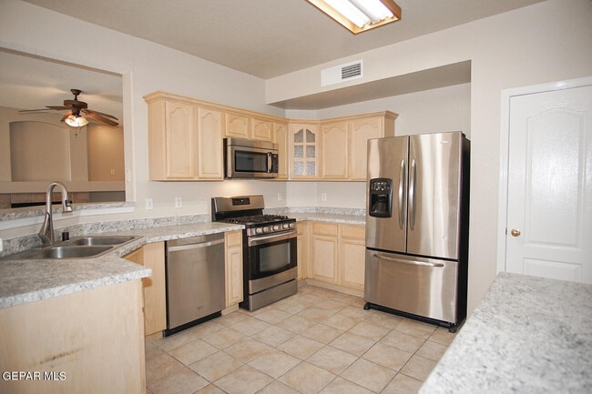 Building Photo - 13717 Paseo De Fe Cir