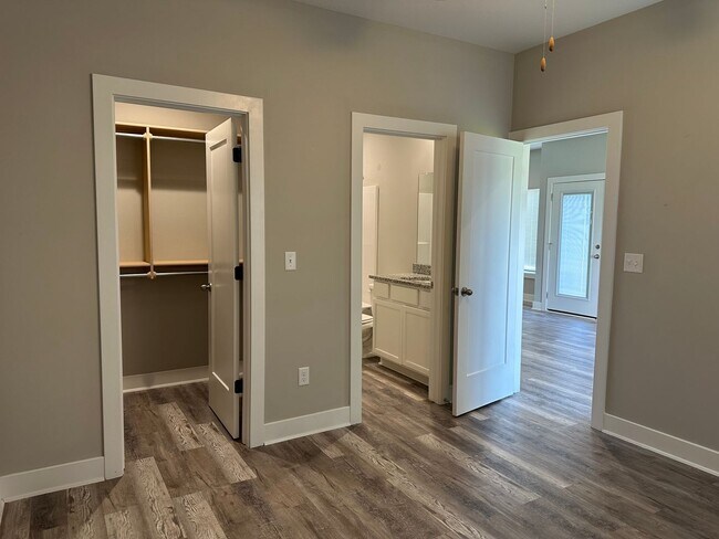 Building Photo - 12138 W 33rd St N