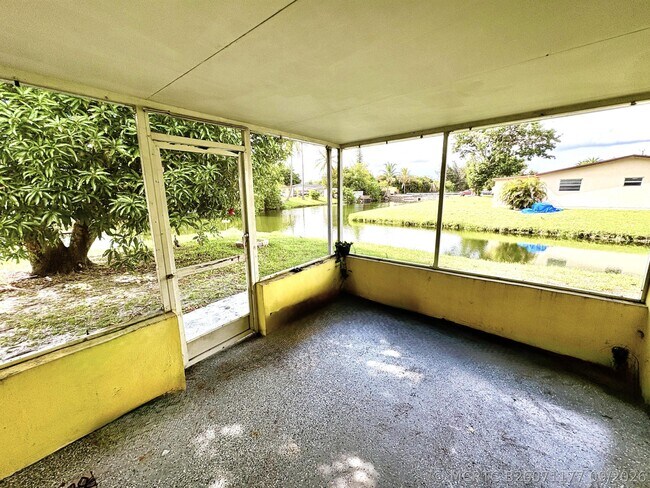 Building Photo - 1685 NW 60th Ave