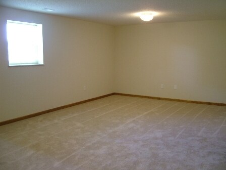 Building Photo - 112 Lake Saint Ellen Dr