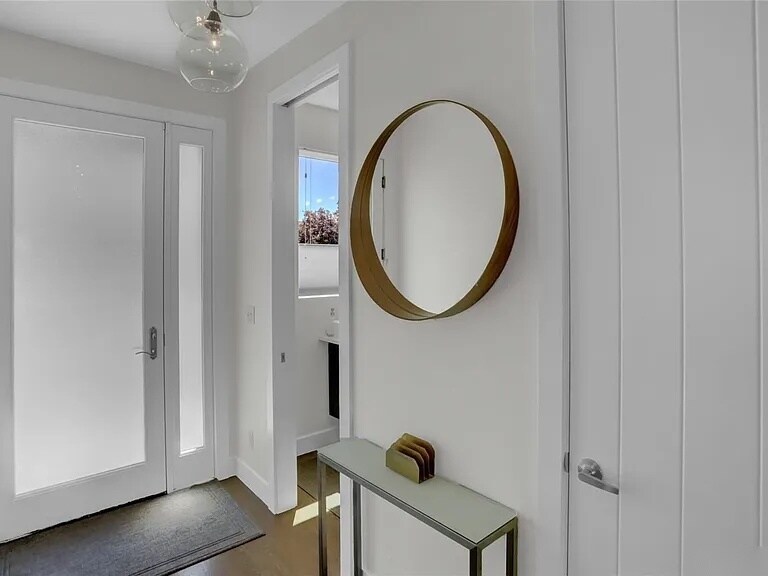 Building Photo - 2713 Grove St