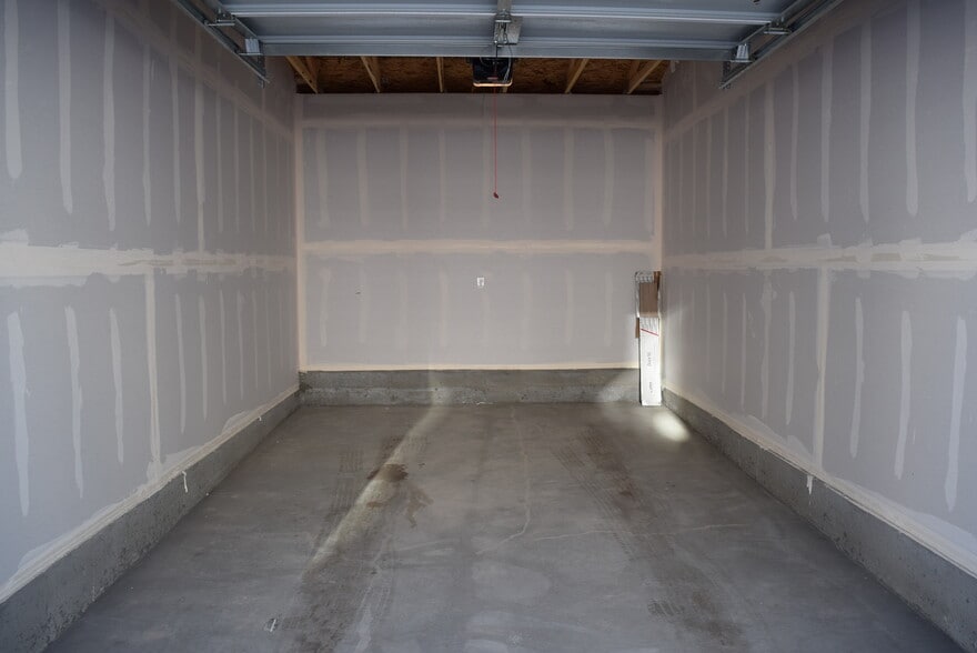 Building Photo - 9570 Accord Ln