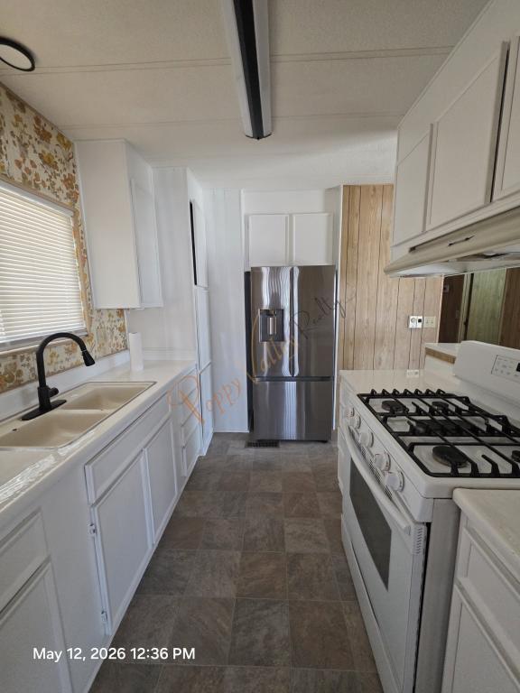 Building Photo - 2110 Balboa Dr