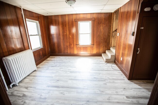 Building Photo - 552-554 Highland Ave