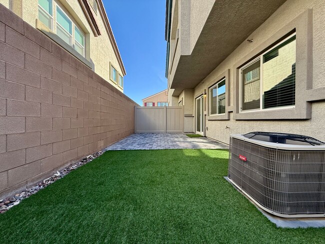 Building Photo - Northwest/ Aliante Area - Newer Townhome 3BD, PRIVATE YARD, ATTACHED GARAGE, ACROSS FROM POOL