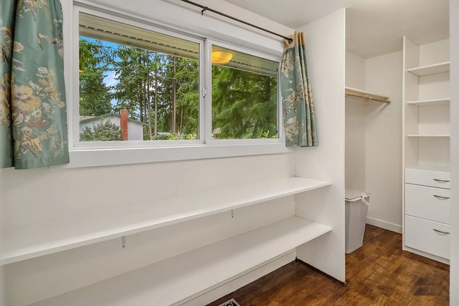 Building Photo - 12030 NE 144th St