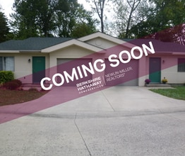 Building Photo - 2 Bedroom Garden Home - Allendale Boulevard - Pets Welcome*