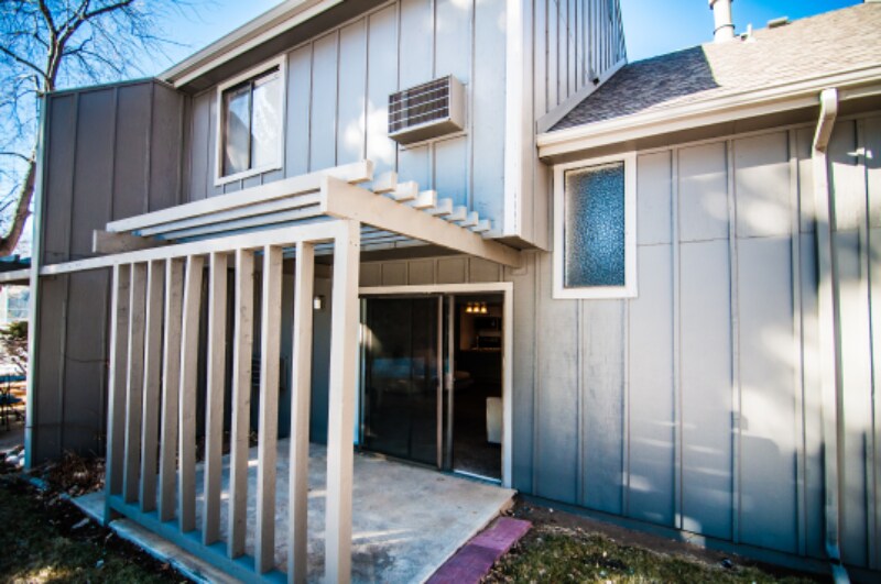 Building Photo - 809 E Drake Rd