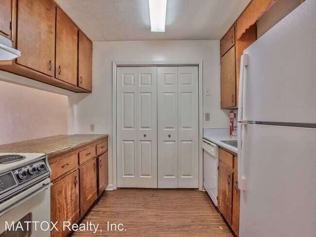 Building Photo - 2 br, 1.5 bath House - 4791 Leah Court