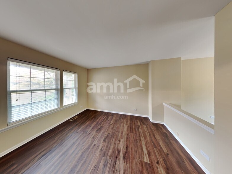 Building Photo - 2670 Spinnaker Dr