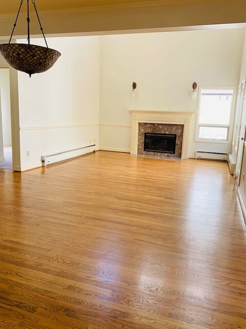 Building Photo - Stunning 2 Bedroom Townhouse Just Steps to...