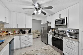 Building Photo - 100 Miramar Ave