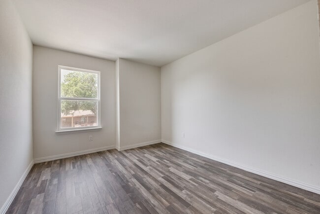 Building Photo - 5008 Cowden St