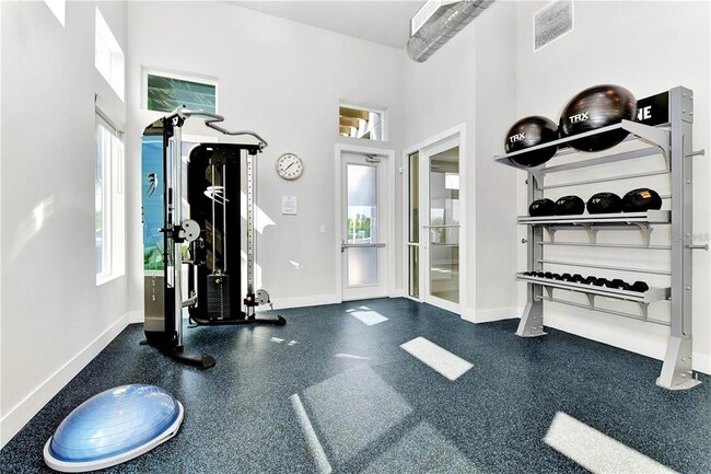 Building Photo - 7740 Sandy Ridge Dr