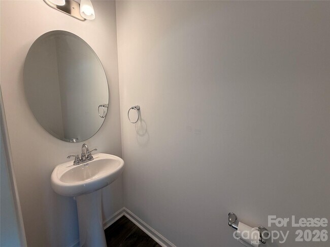 Building Photo - 242 Redondo Dr
