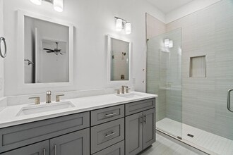 Building Photo - 232 Kara Lake Dr