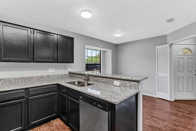 Building Photo - $1,000 Off first month.