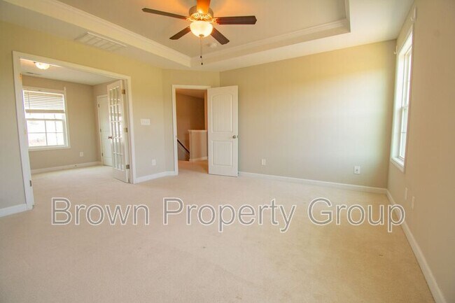 Building Photo - 2220 Oldenburg Ln