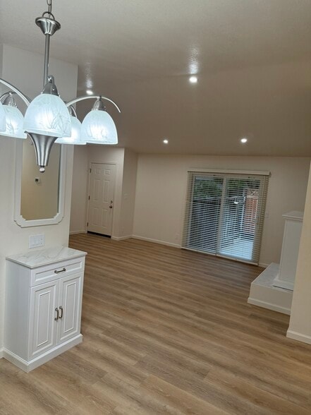 Building Photo - 1677 Canary Dr