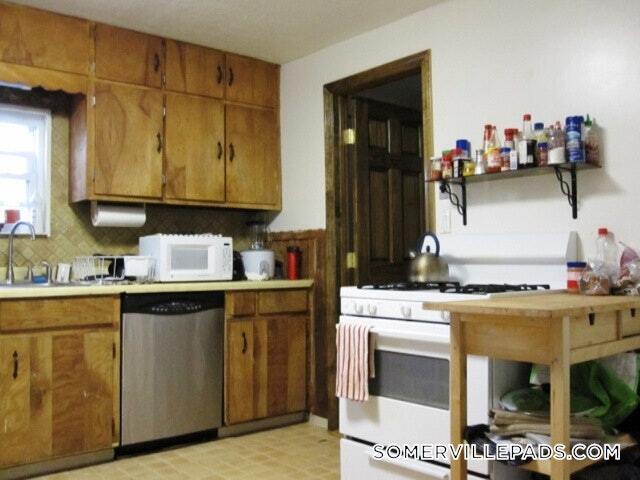 Building Photo - 57 Roseland St