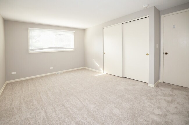 Building Photo - 1329 Stonegate Rd