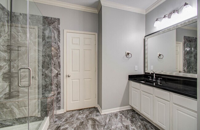 Building Photo - 13558 Fawn Lily Dr