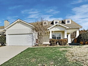 Building Photo - 2207 Erin Ln