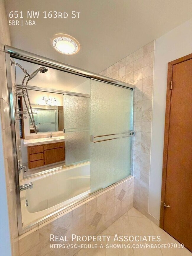 Building Photo - 651 NW 163rd St