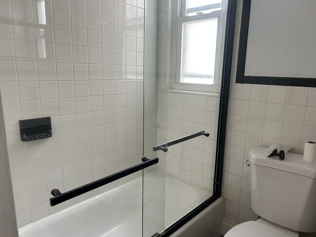 Building Photo - 2016 N Woodstock St