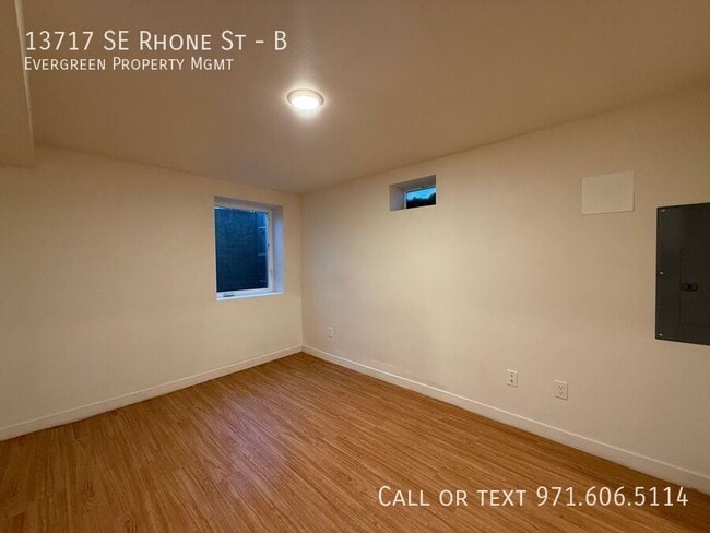 Building Photo - 13717 SE Rhone St