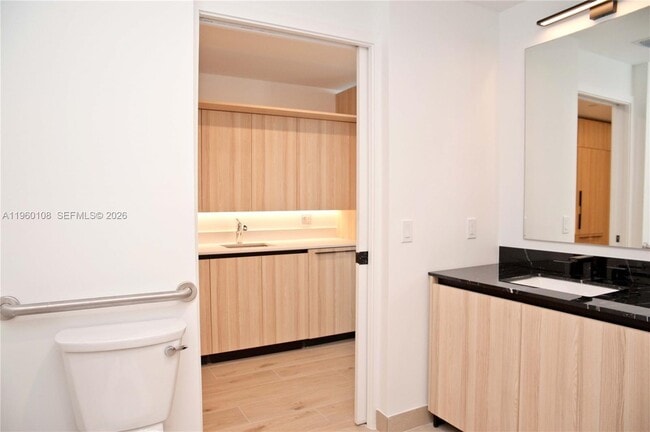 Building Photo - 225 N Miami Ave