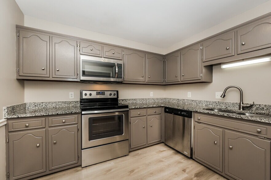 Building Photo - 3724 Belle Oaks Dr