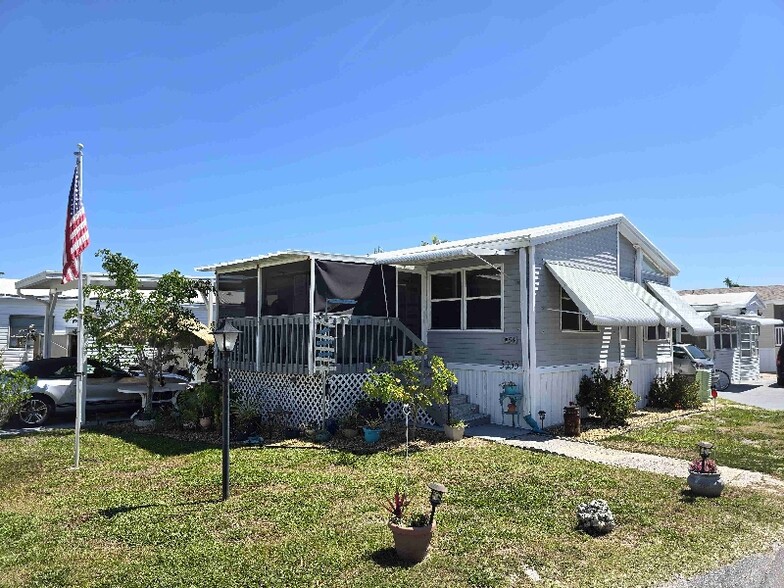 Primary Photo - 5255 White Sky Cir