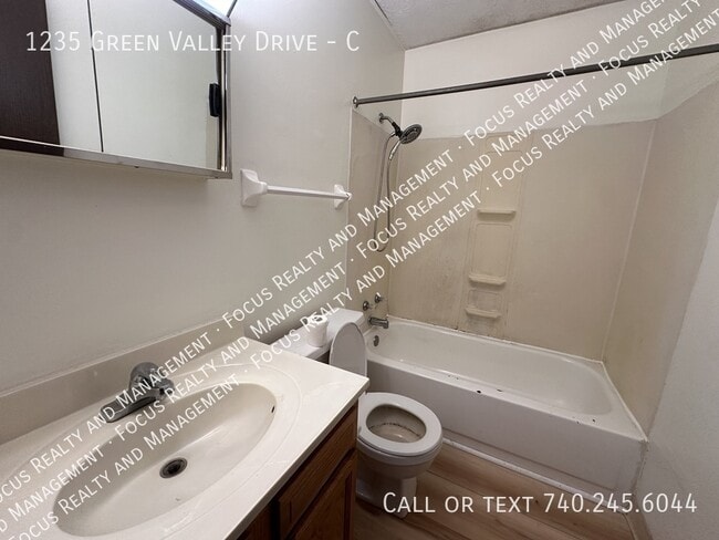 Building Photo - 1235 Green Valley Dr