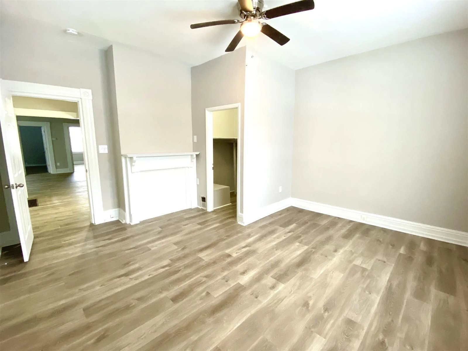 Building Photo - 313 E 16th St